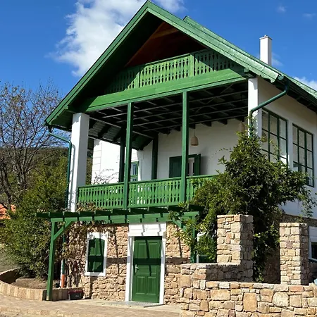 Tervey-villa Révfülöp