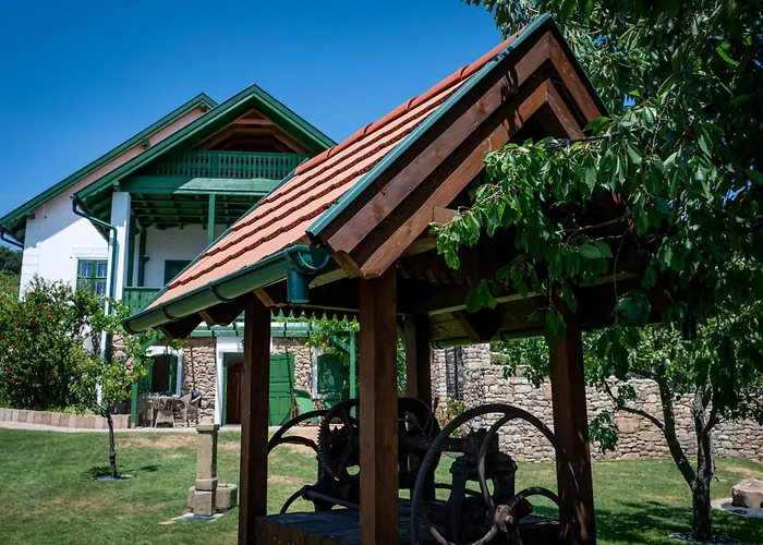 Tervey-villa Apartment Révfülöp